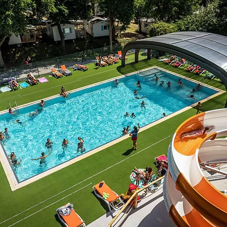 Camping La Baule 度假村 La Baule